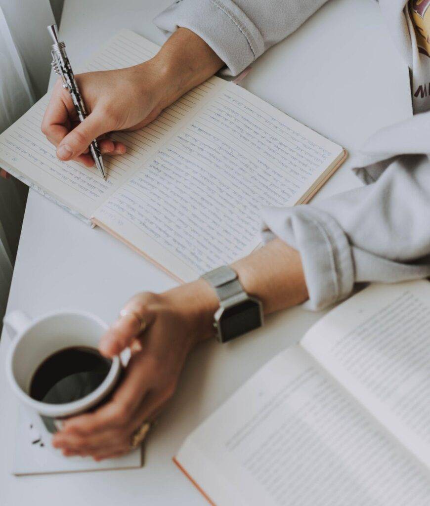 What are 7 Different Types of Paragraphs? (With Examples)