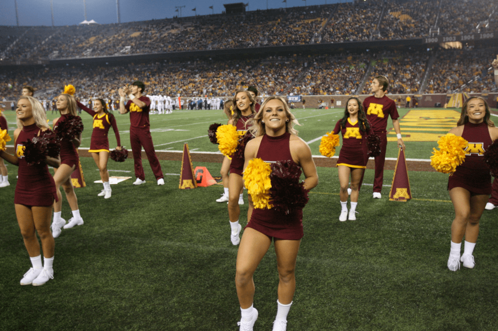 10 Best Cheerleading Programs in the US