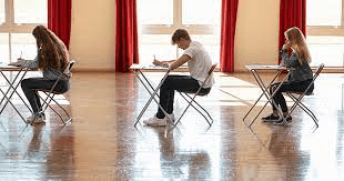 What is the difference between IGCSEs and GCSEs?